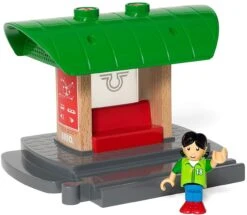 BRIO Bahnhof Mit Aufnahmefunktion