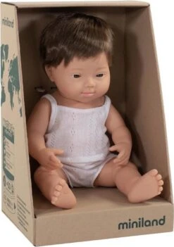 Miniland Europäischer Junge 38cm Mit Down Syndrom, 31170 -Haba || Ravensburger || Brio Verkäufe miniland europaeischer junge 38cm mit down syndrom 31170 2