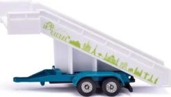 SIKU 6312, Flughafenset, Metall/Kunststoff, Weiß, Inkl. Verkehrsflugzeug, Catering-Fahrzeug, Anhänger Mit Fluggasttreppe, Flughafenschlepper, Kofferanhänger Und 5m Langes Rollfeld-Tape 14 SIKU 6312, Flughafenset, Metall/Kunststoff, Weiß, Inkl. Verkehrsflugzeug, Catering-Fahrzeug, Anhänger Mit Fluggasttreppe, Flughafenschlepper, Kofferanhänger Und 5m Langes Rollfeld-Tape -Haba || Ravensburger || Brio Verkäufe siku vliegveld set 6 delig 2